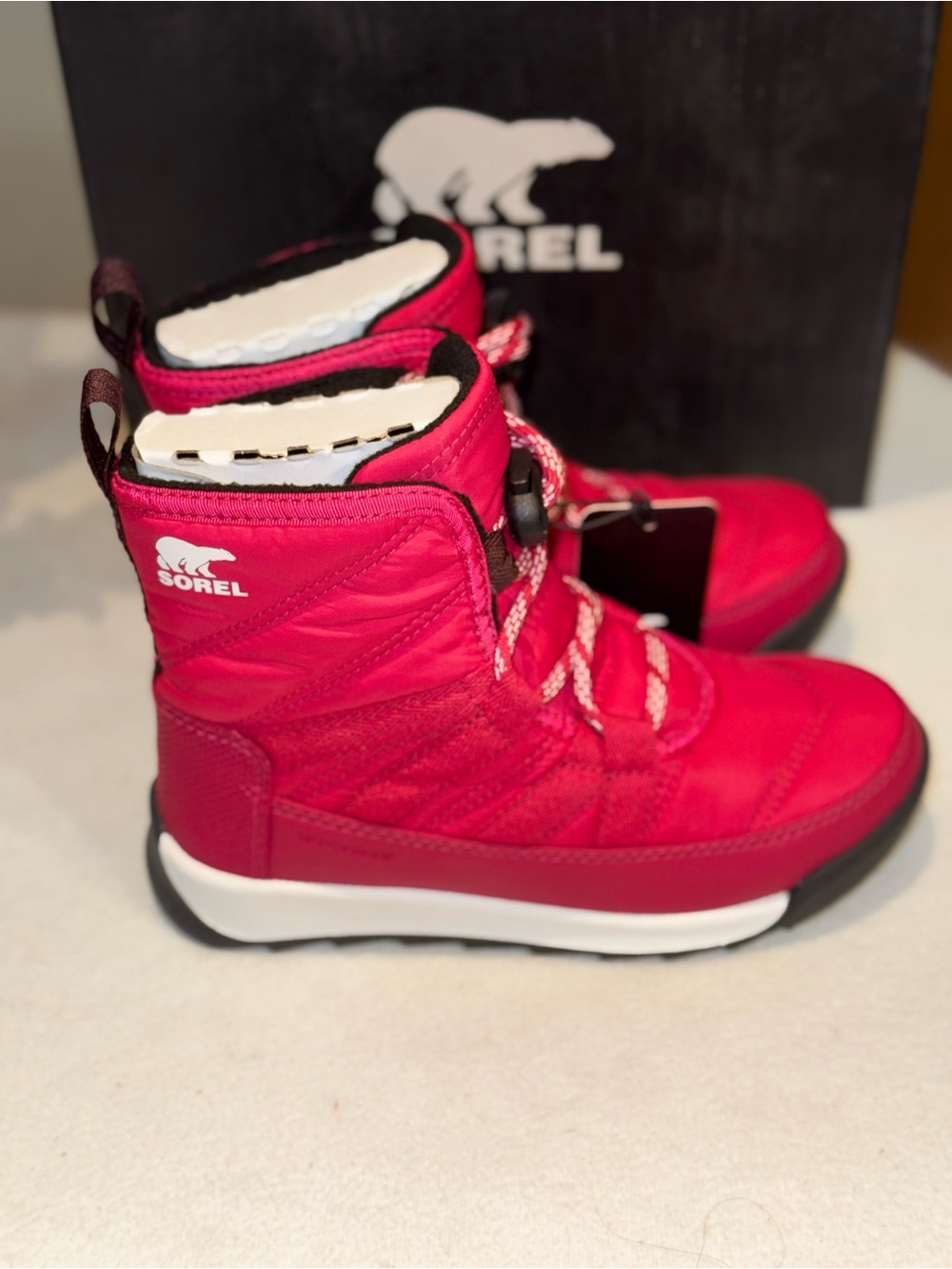 Sorel Kids'WhitneyII Short Lace Boot,a vibrant,waterproof,insulated winter boot